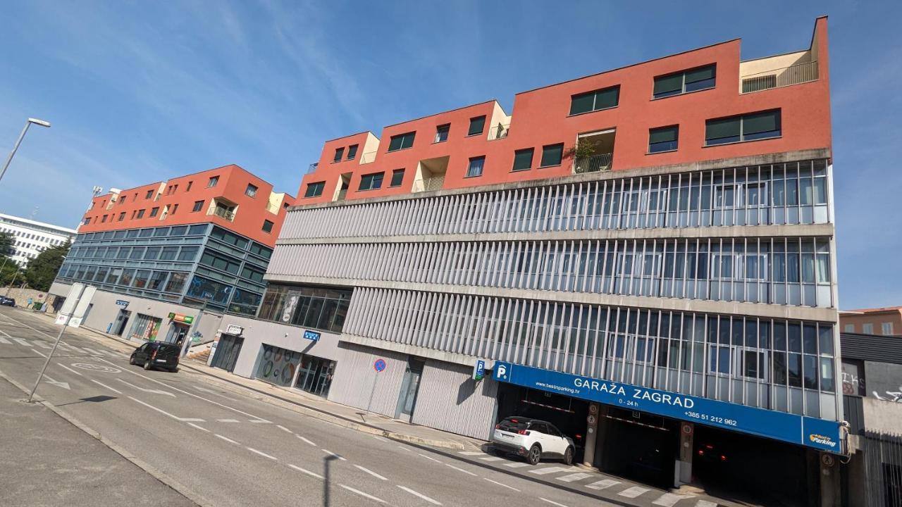 Downtown Fiume, Underground Garage Within The Property Екстер'єр фото
