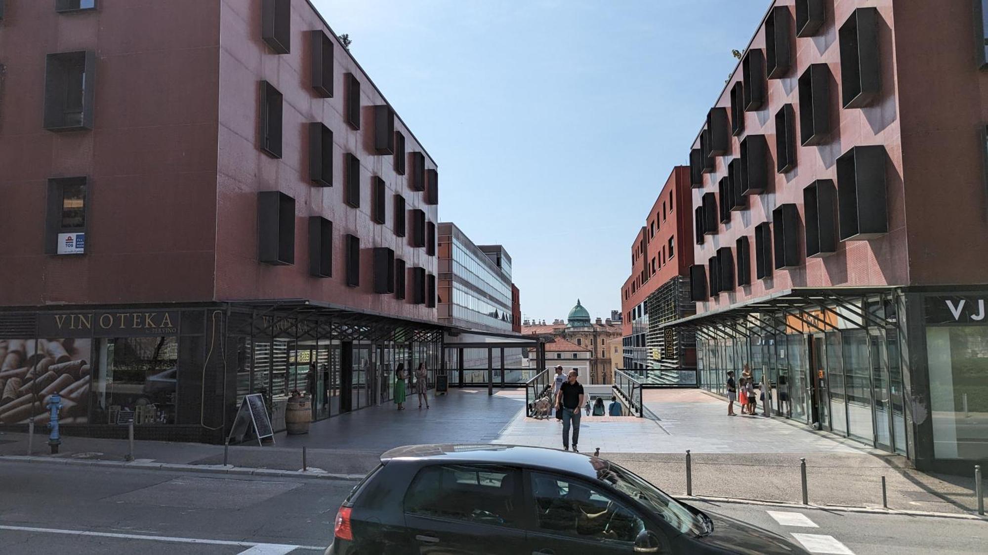 Downtown Fiume, Underground Garage Within The Property Екстер'єр фото